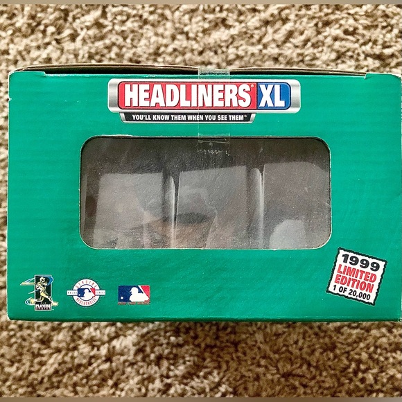 Headliners XL- Nomar Garciaparra of the Boston Red Sox Bobble Head (1999). - Picture 4 of 8